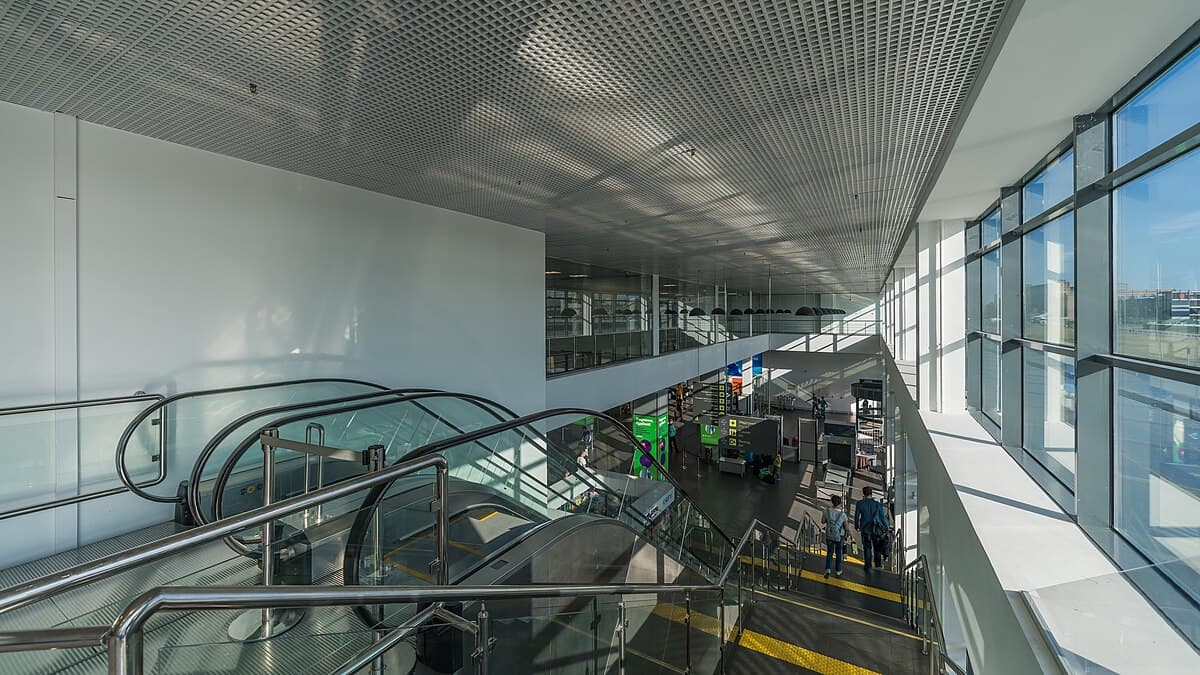 Интерьер терминала международного аэропорта Жуковский (ZIA), Московская область