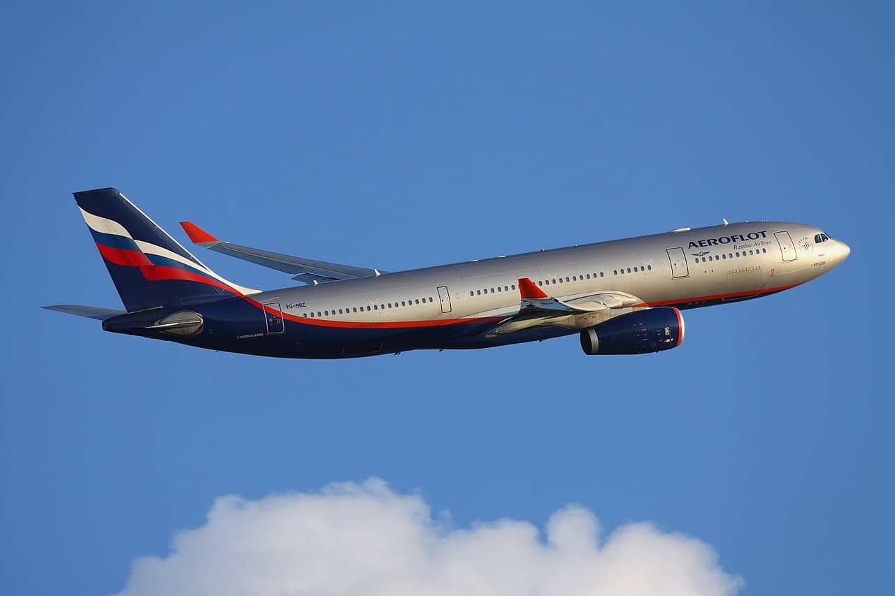 Самолёт Aeroflot в небе